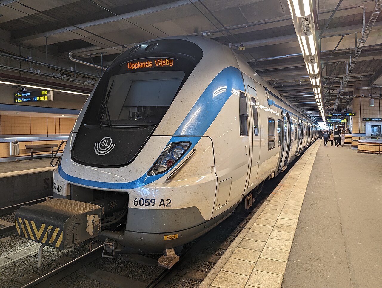 SL:s pendeltåg X60 vid Stockholms centralstation